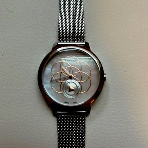 Teslar Re-balance woman’s watch